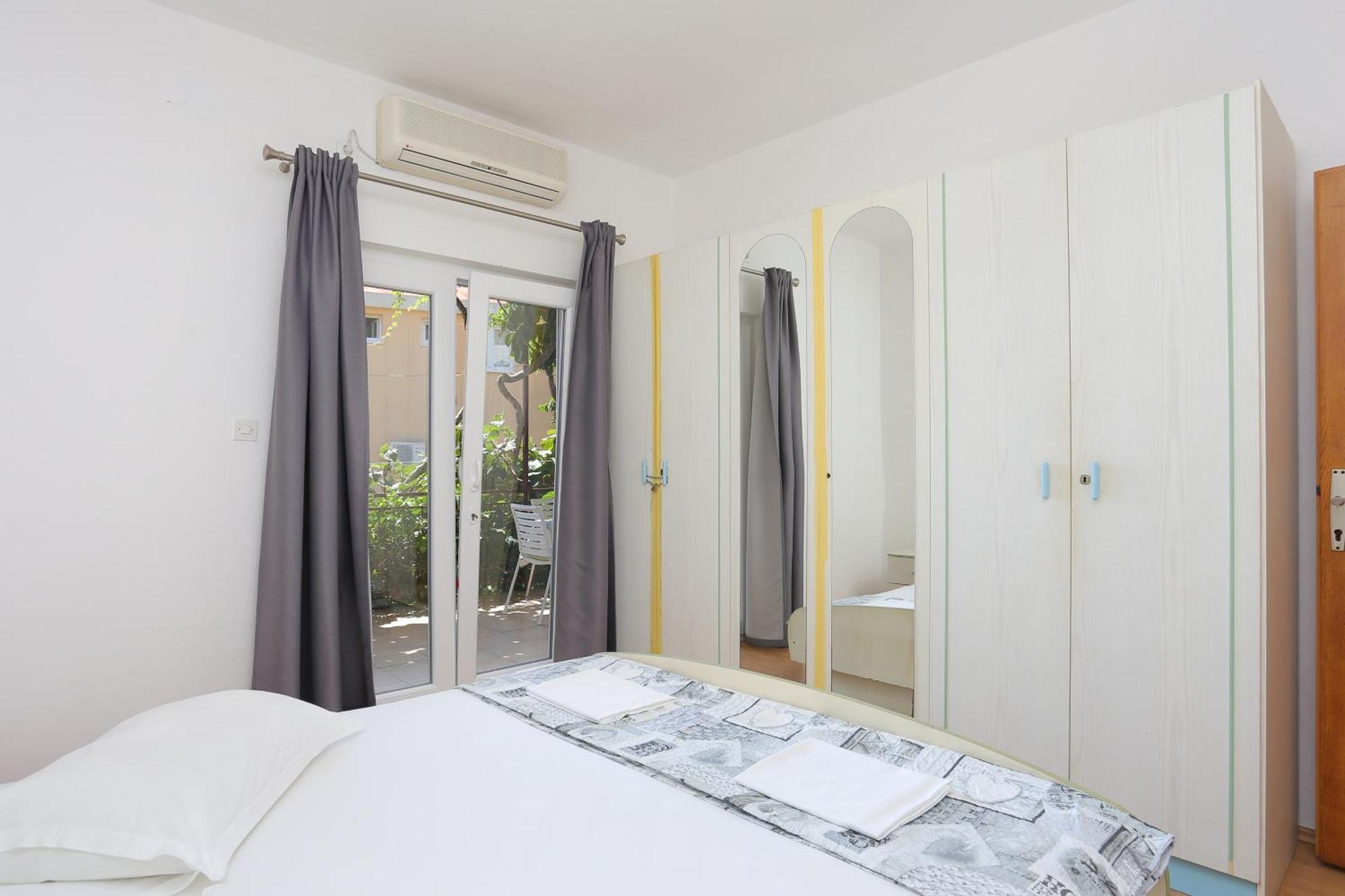 Apartments By The Sea Zivogosce - Blato, Makarska - 1057 Blato  Habitación foto
